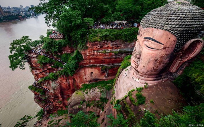 【成都外宾私人游】成都熊猫基地乐山大佛一日游